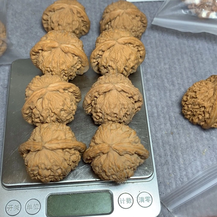 文玩核桃吊坠寒*四队白狮子