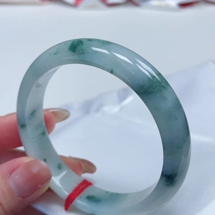 翡翠手镯未镶嵌缅甸翡翠