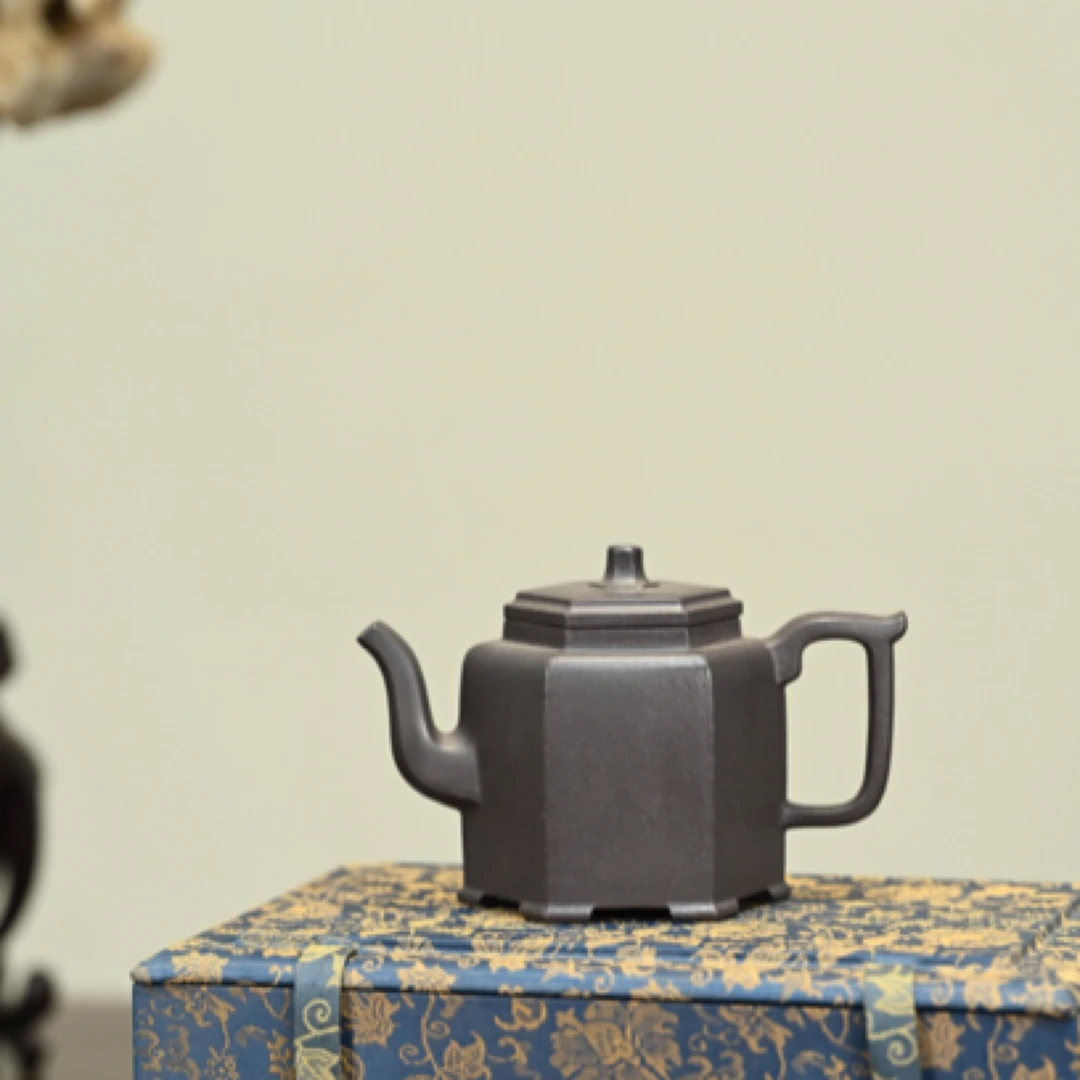 小雅六方·全手工       /容量130cc/天青泥 紫砂壶