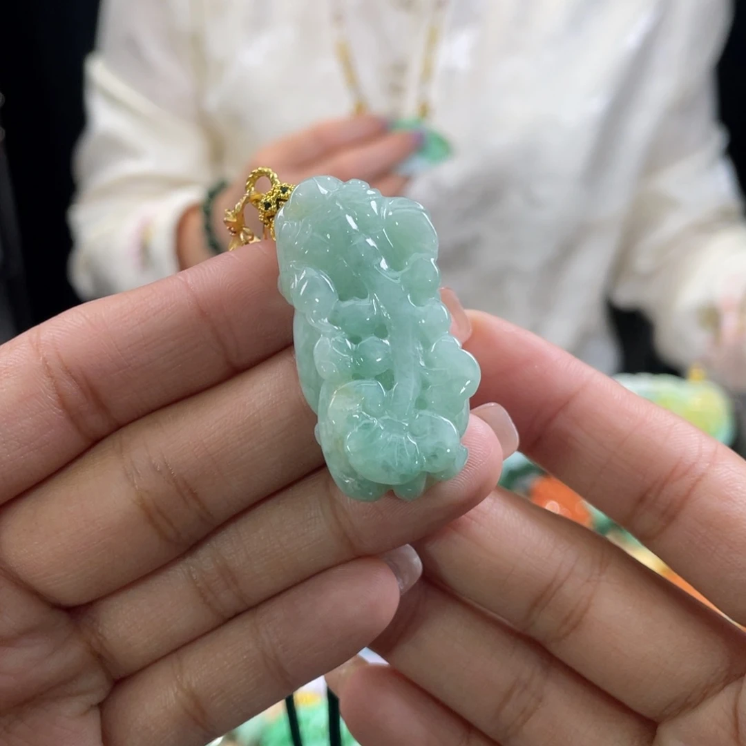 翡翠颈饰未镶嵌代编织