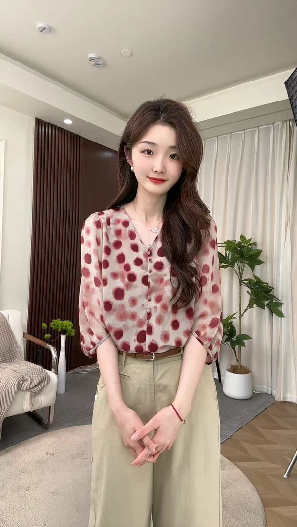 504191 2025新款复古简约七分袖小衫