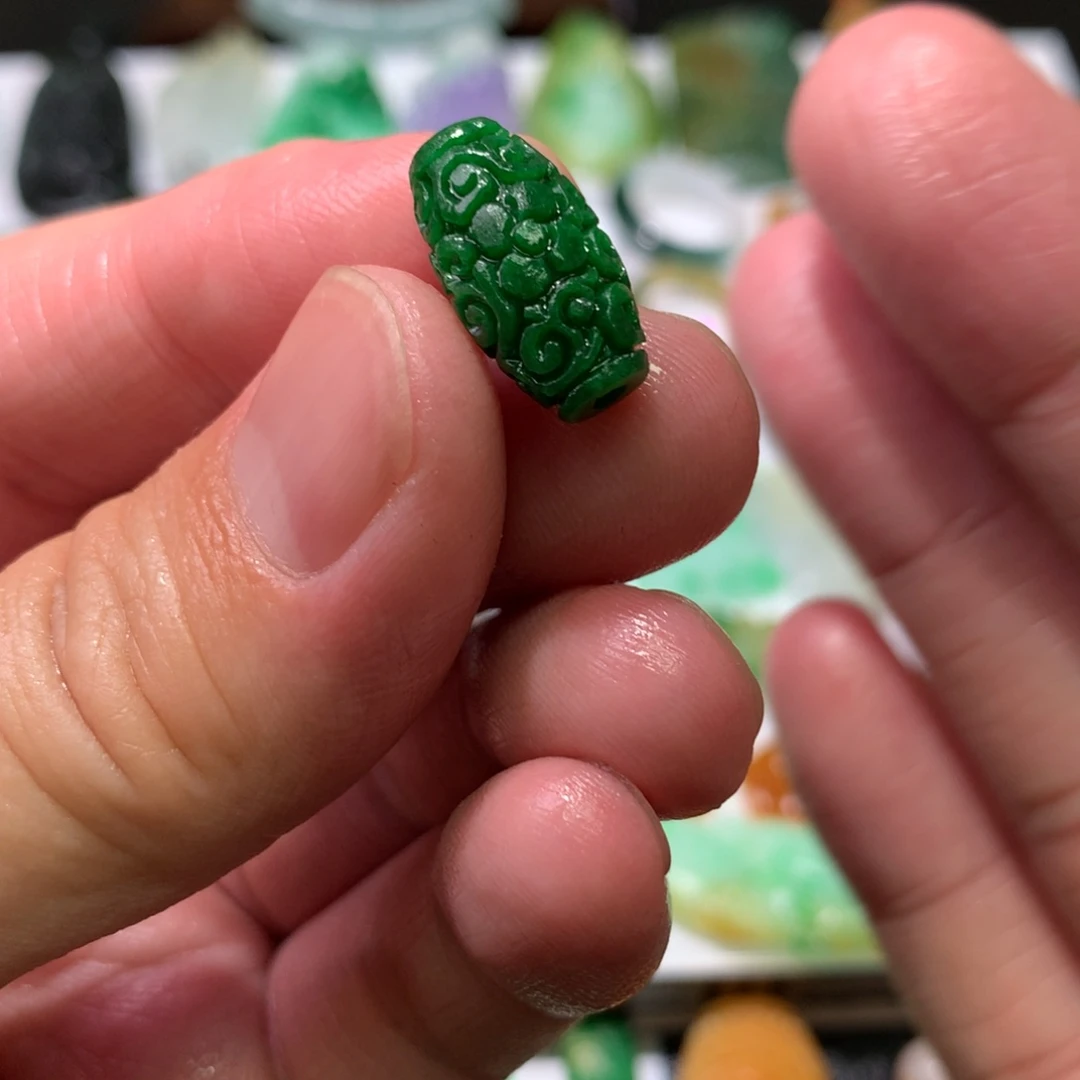 未镶嵌定制翡翠心***?吊坠