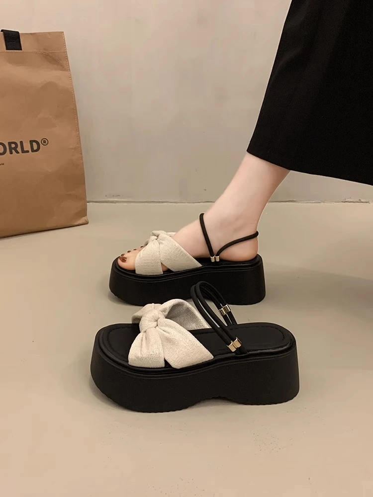 啄木鸟绝美厚底凉鞋女夏外穿配裙2025超火新款时尚坡跟两穿凉拖鞋