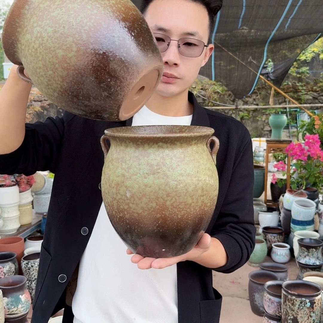 紫砂花盆口18高20（两个牛油果耳朵