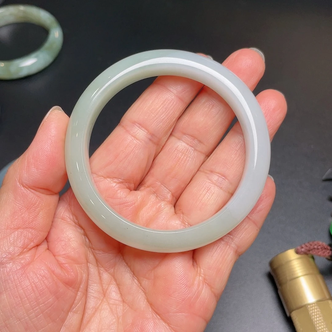 翡翠未镶嵌手镯天然翡翠手镯