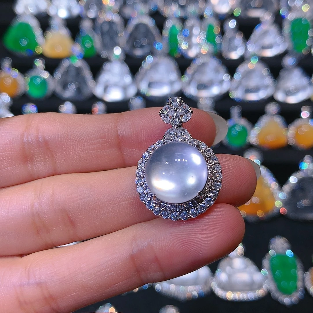 石英质玉颈饰合金