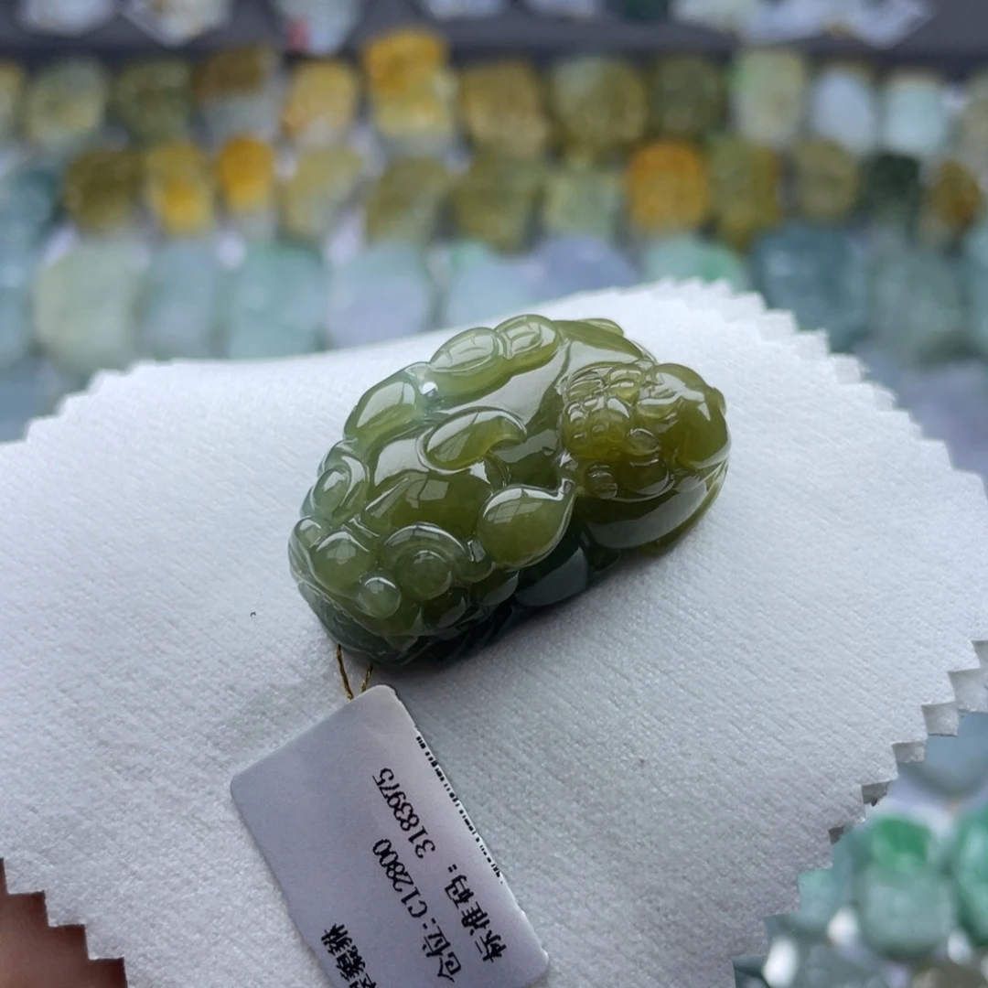 翡翠未镶嵌颈饰貔貅17
