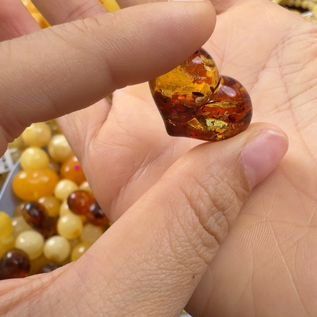 琥珀未镶嵌珠宝奇石