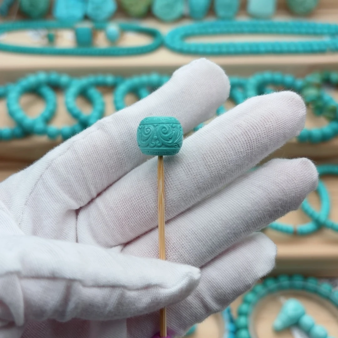 绿松石未镶嵌珠宝奇石