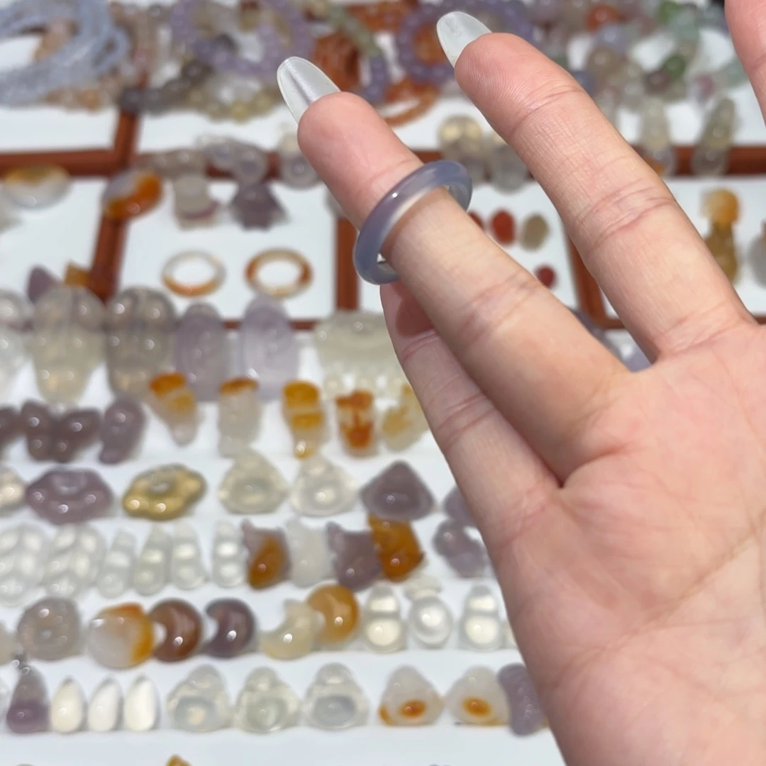 玛瑙/玉髓颈饰未镶嵌过*