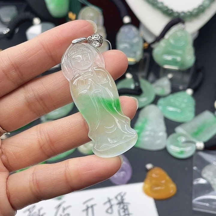 翡翠未镶嵌吊坠(赠链)