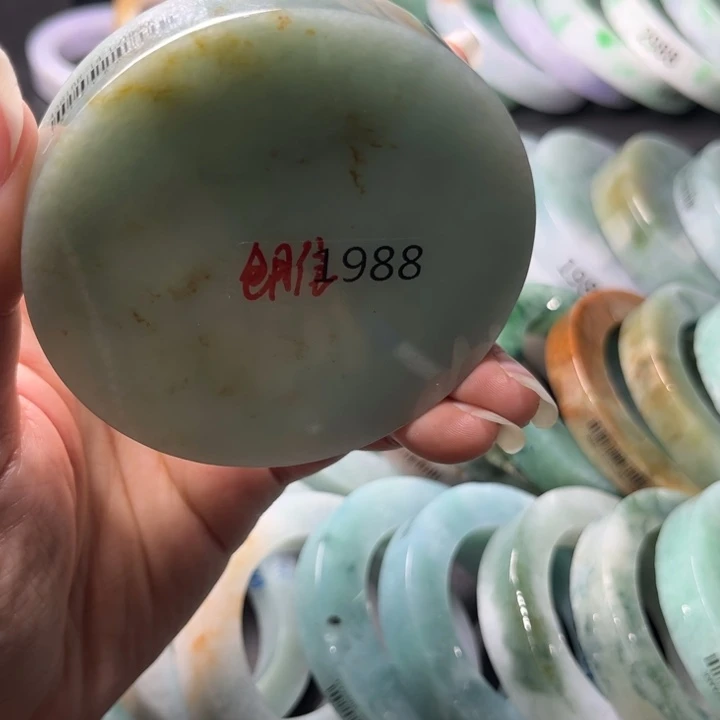 定制翡翠未镶嵌翡翠手镯