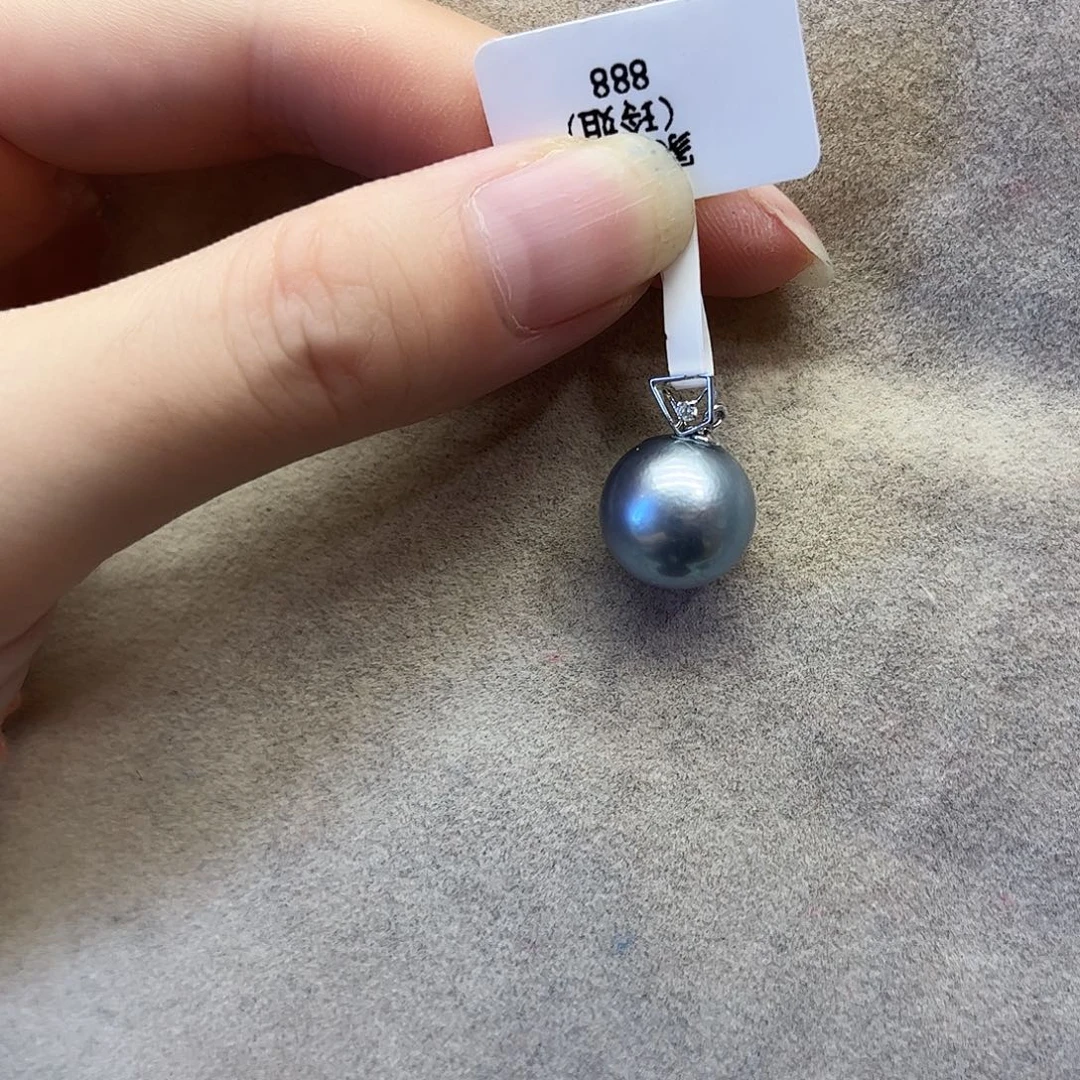 颈饰18K金镶嵌海水珍珠