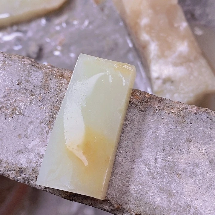 和田玉（糖玉）未镶嵌珠宝半成品
