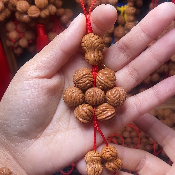 木质类龙纹桃枭挂件