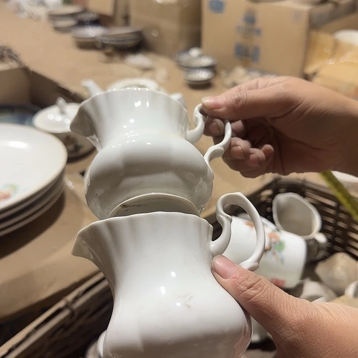 库存微瑕公道杯两个