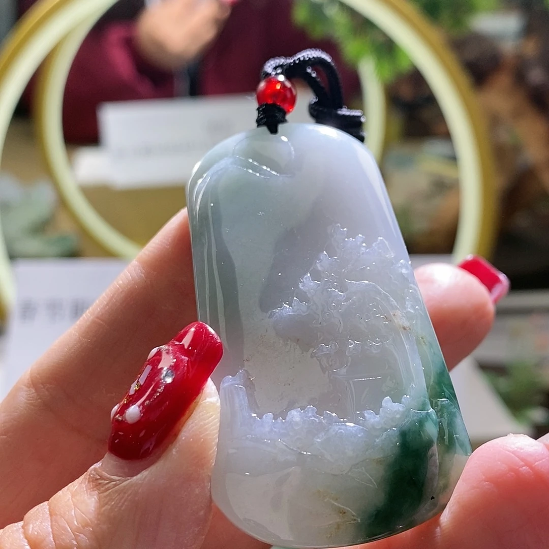 【闪购商品】翡翠颈饰未镶嵌山水