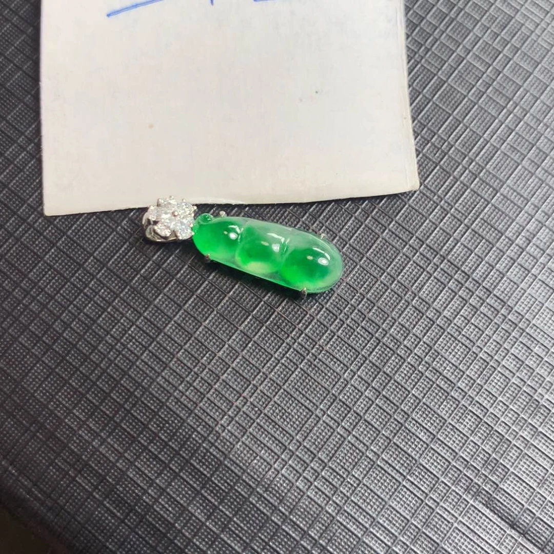 翡翠18K金镶嵌颈饰翡翠