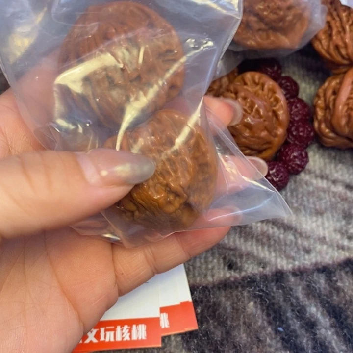 源***屋文玩核桃把件
