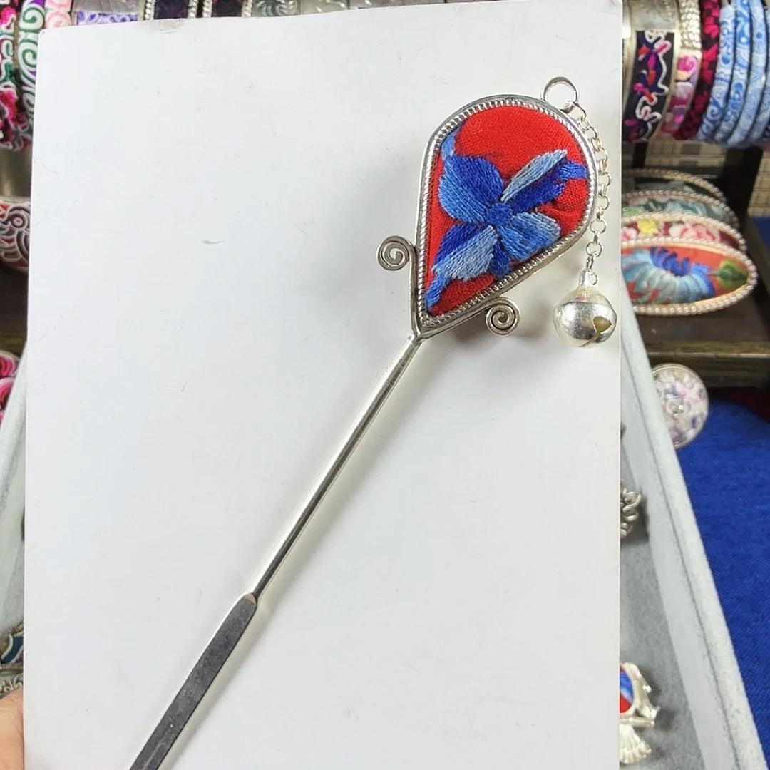 传承非遗刺绣饰品26