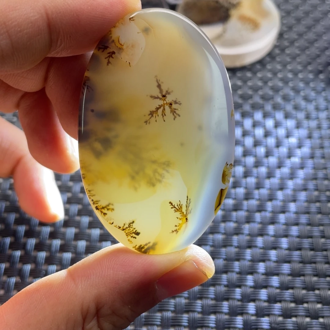 彬***礼玛瑙/玉髓未镶嵌颈饰