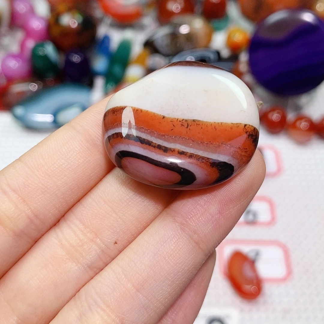 用***2玛瑙/玉髓未镶嵌珠宝奇石