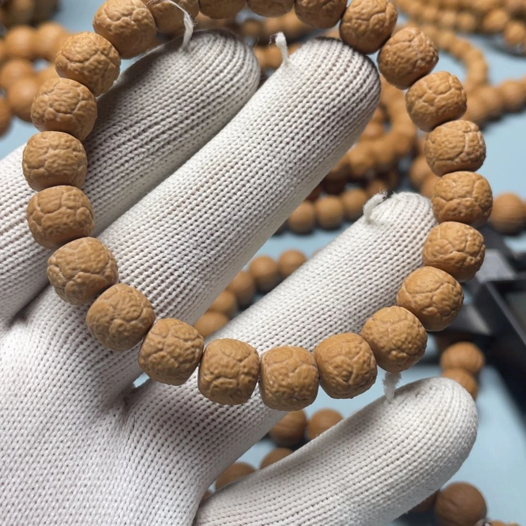 猴头核桃手串扶****）这里的生活是自己