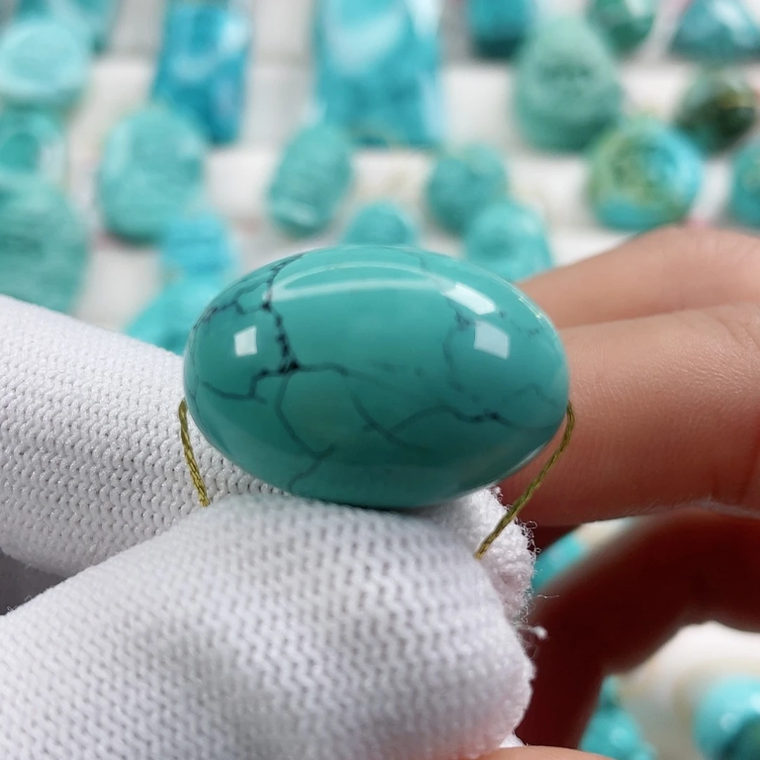 绿松石颈饰未镶嵌