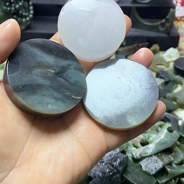 透闪石质玉项链未镶嵌