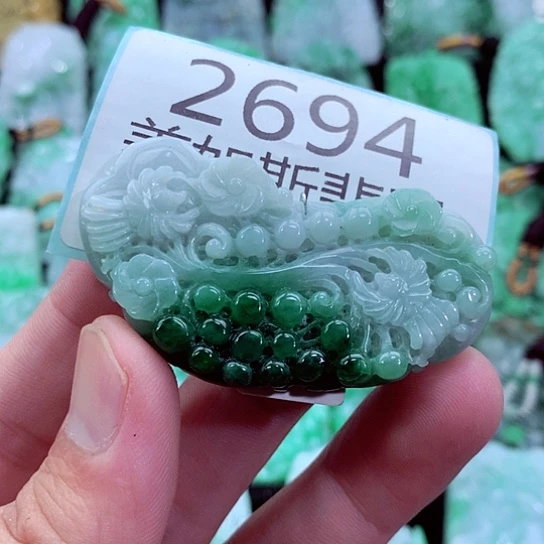 吊坠(不含链)未镶嵌翡翠