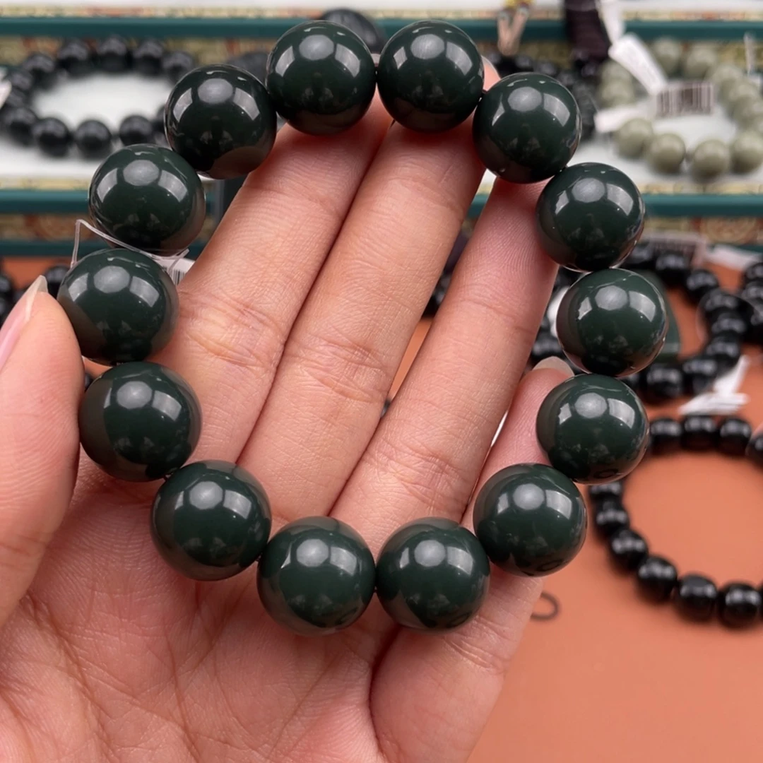 w***g和田玉未镶嵌颈饰