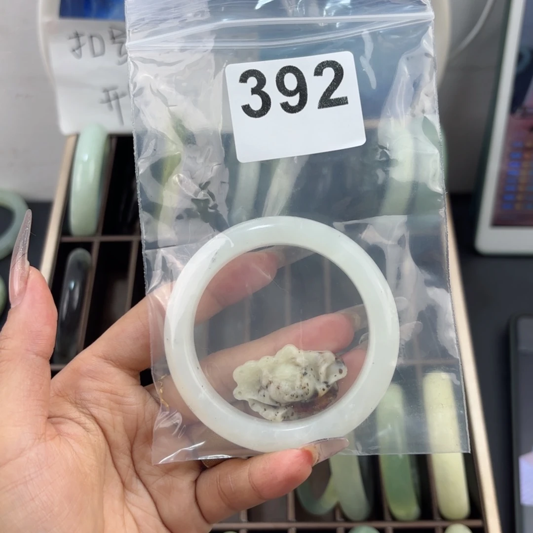 蛇纹石玉未镶嵌手镯檬*萌