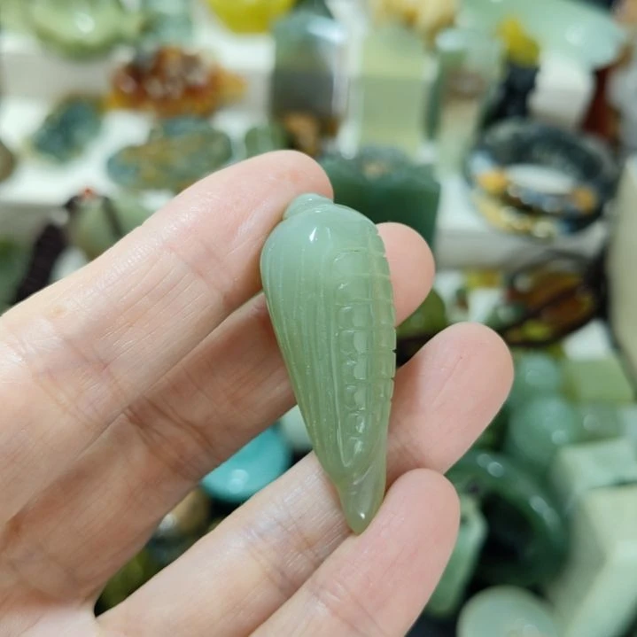 岫玉未镶嵌挂坠款式
