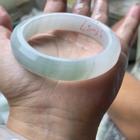 未镶嵌手镯石英质玉（金丝玉）