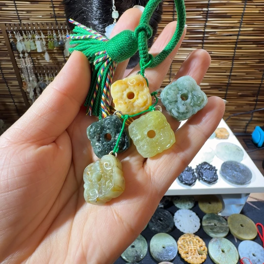 岫玉未镶嵌吊坠(赠链)新款挂件