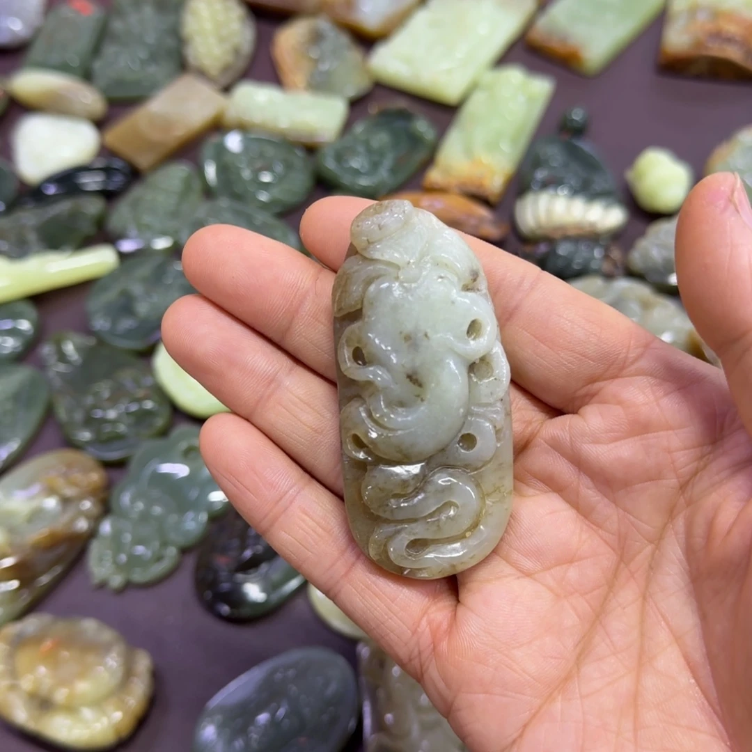 岫岩河磨玉（透闪石质玉）未镶嵌颈饰