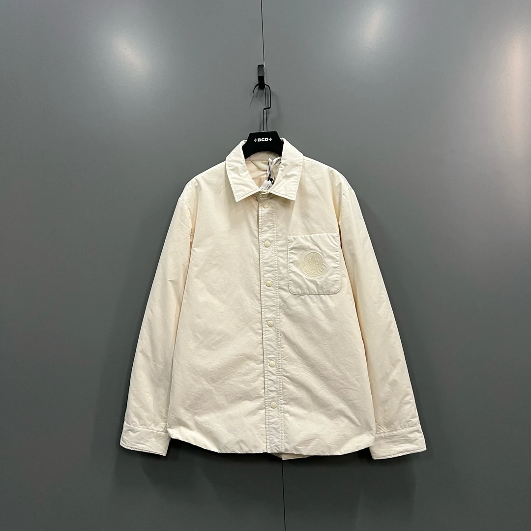 99新 MONCLER 【花花专属】蒙口 24款 米白色口袋夹克 5码/014225