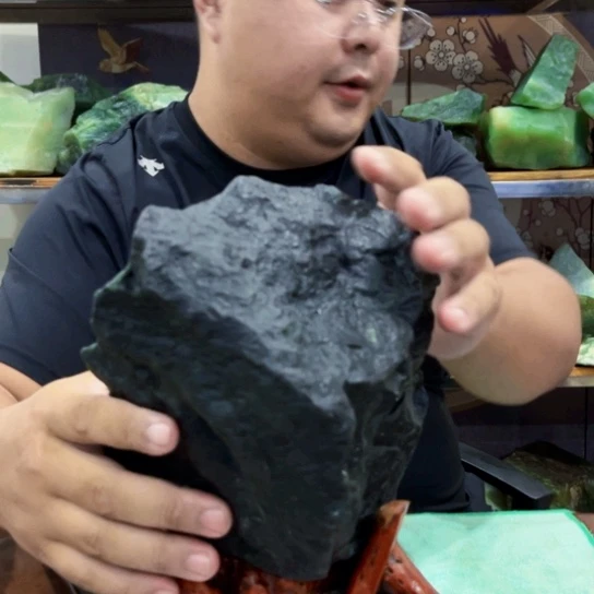未镶嵌蛇纹石玉原石大*