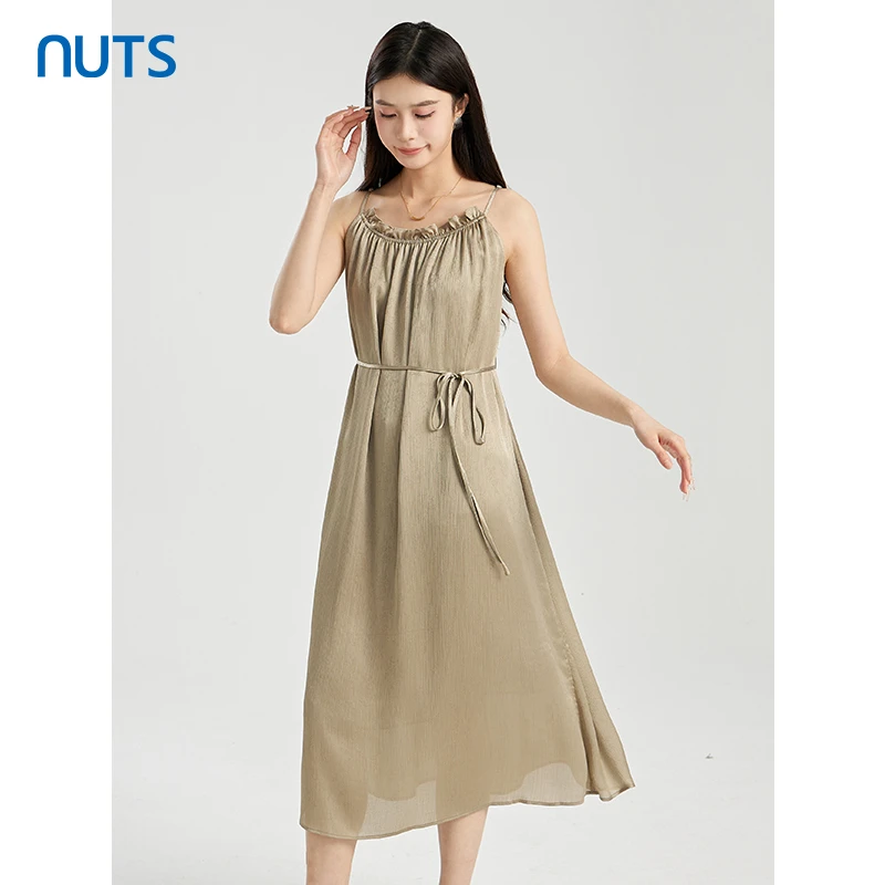 【商场专柜】夏季纯色时尚清新气质设计感吊带连衣裙521