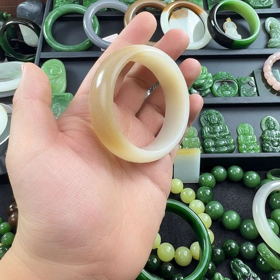 秋***荷和田玉（糖玉）未镶嵌颈饰