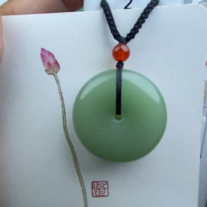 石英质玉未镶嵌颈饰