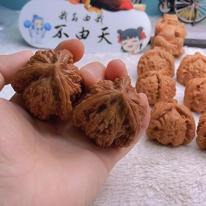 把件文玩核桃为**生三棱