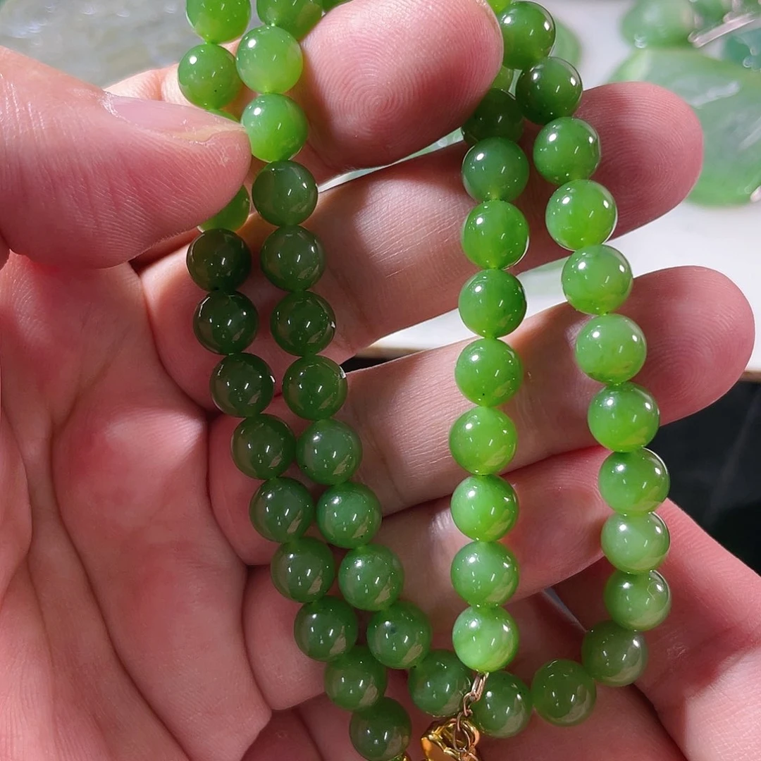 颈饰未镶嵌和田玉（碧玉）