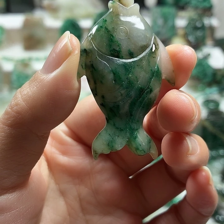 独山玉未镶嵌吊坠