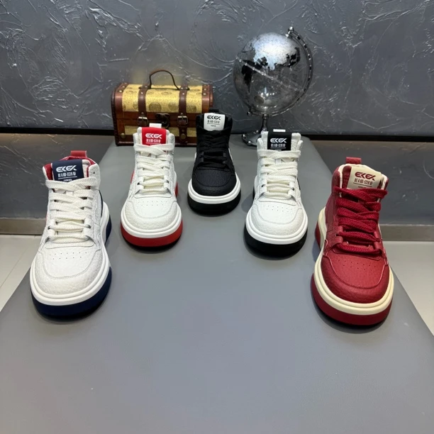 夏季新款时尚男鞋舒适透气网面运动鞋潮流百搭男士帅气小白鞋