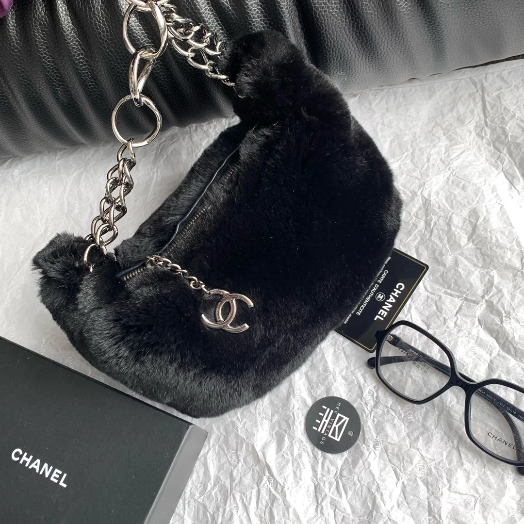 95新 Chanel/香奈儿  黑银毛毛小元宝  7692442