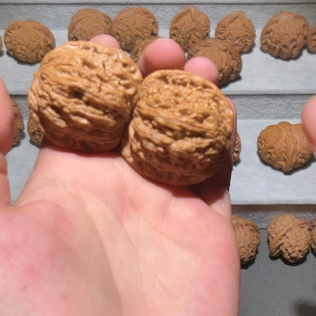 文玩核桃吊坠麦虎