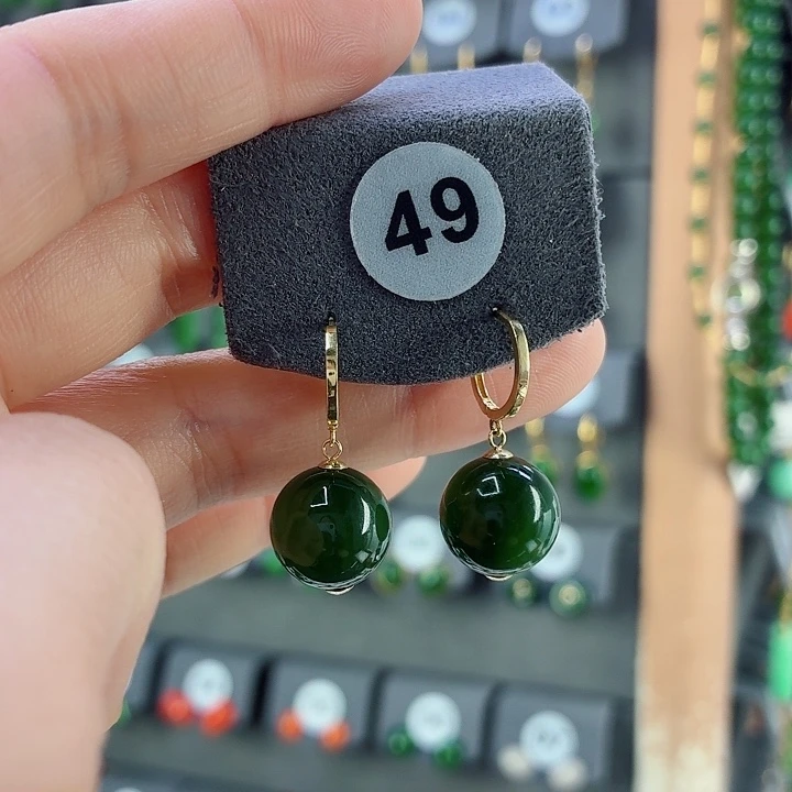 和田玉18K金镶嵌耳饰