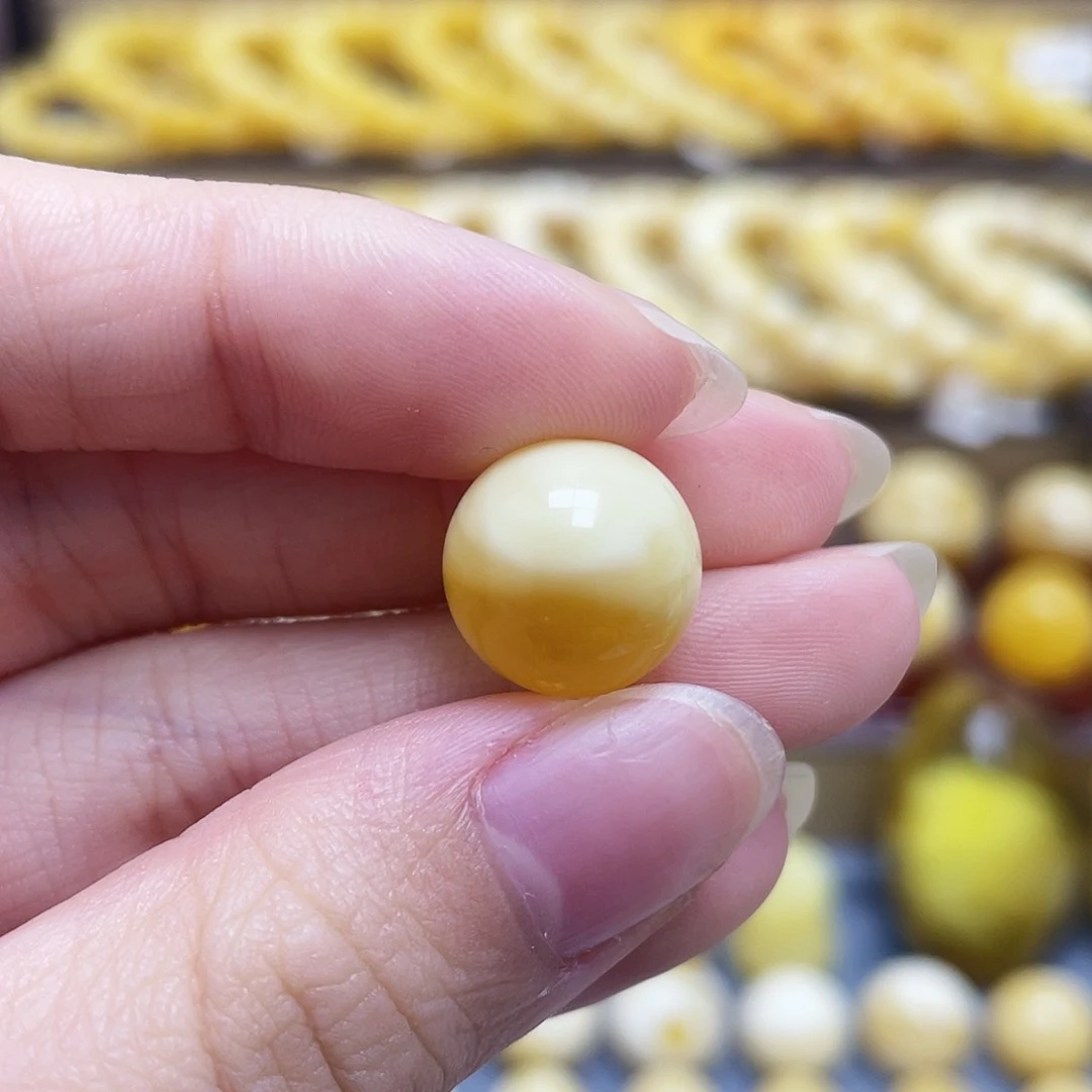 未镶嵌琥珀裸石13mm圆珠微瑕