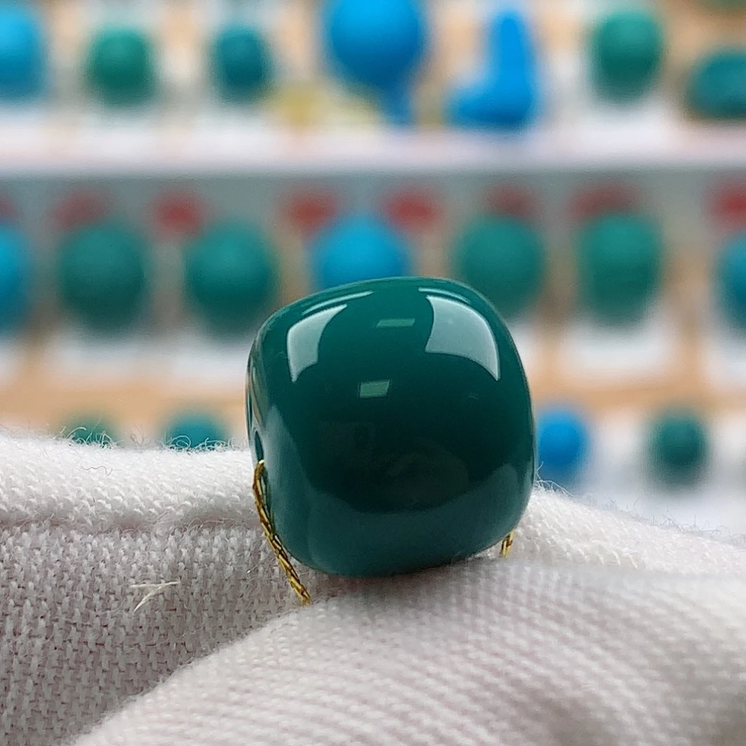 绿松石未镶嵌珠宝奇石11